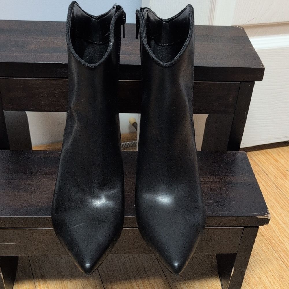 On 34th Aatira Black Tulip Top Pointed Toe Kitten Heel Boots Size 7M NEW - Picture 2 of 8